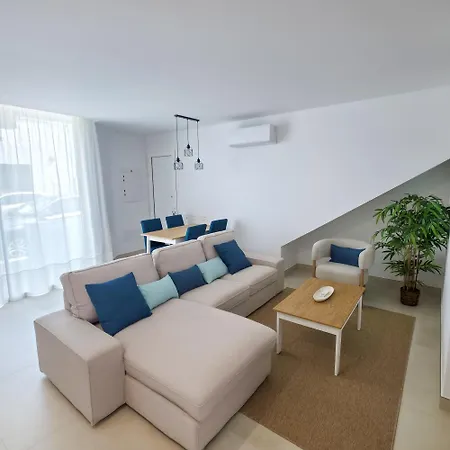 Alisios - Near & Private Patio Appartement *
